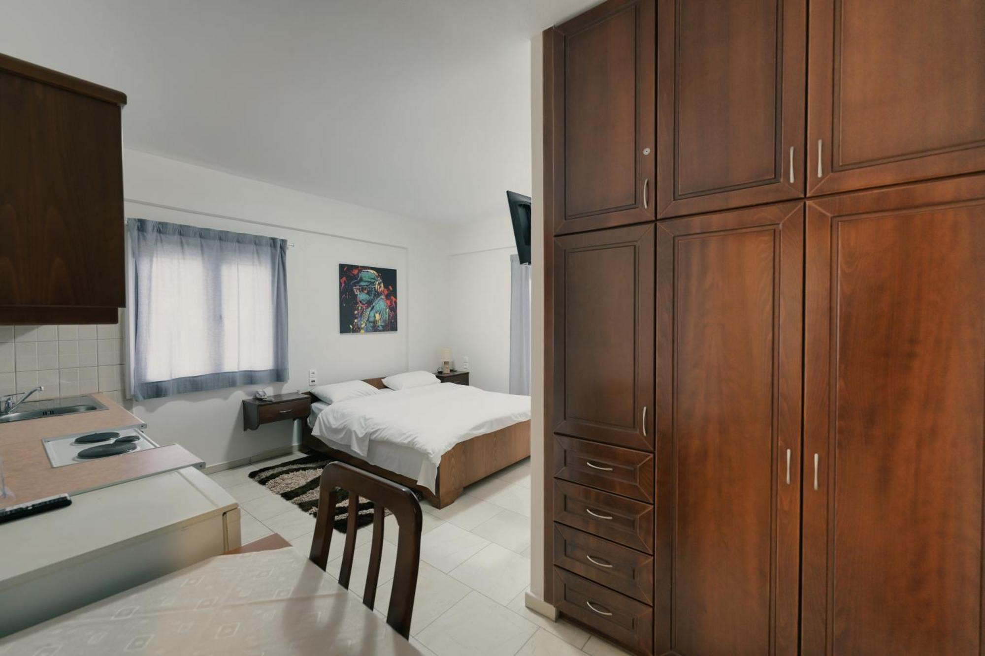 O Fotis Studios & Apartments Ioannina Bagian luar foto