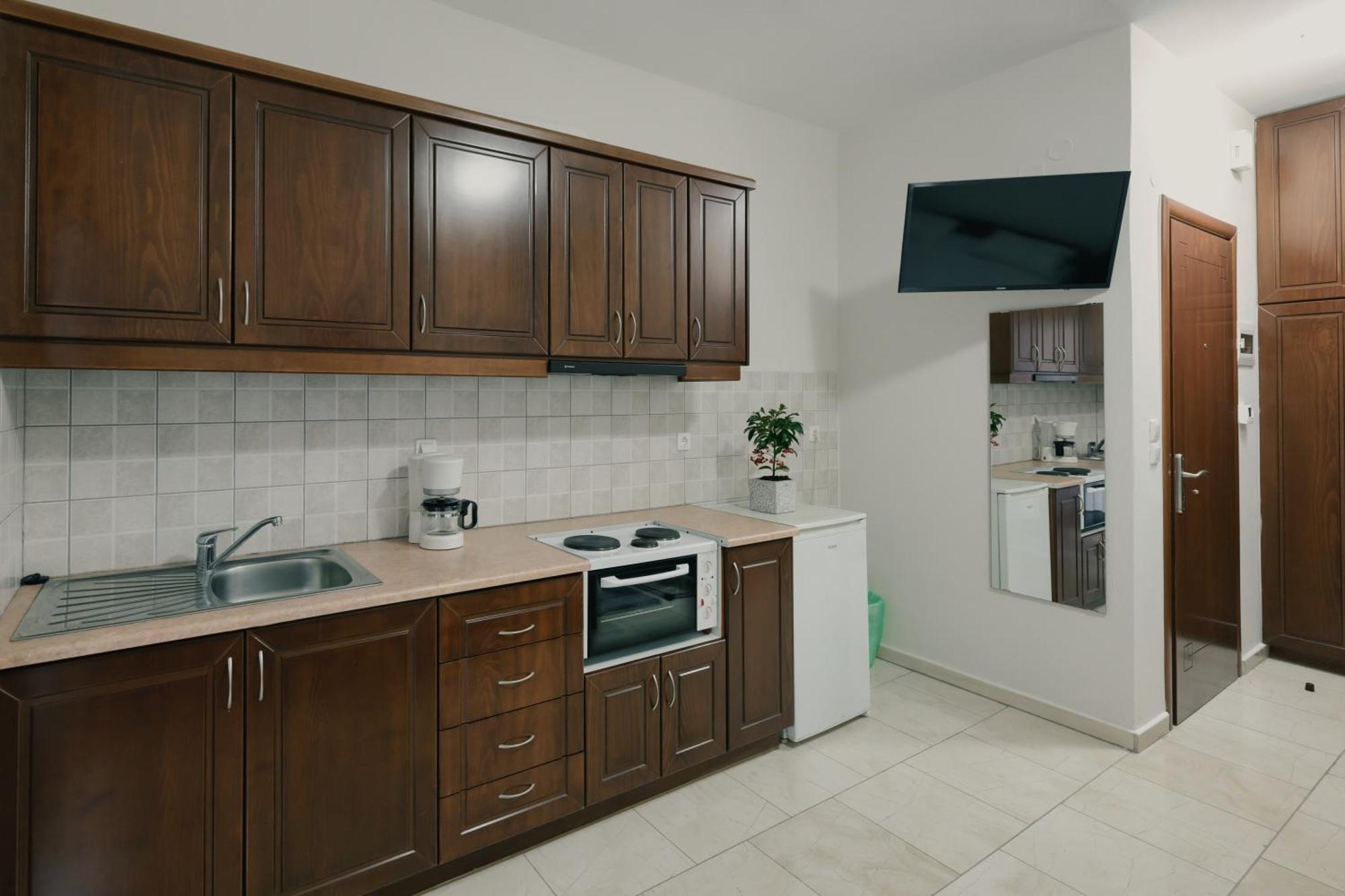 O Fotis Studios & Apartments Ioannina Bagian luar foto