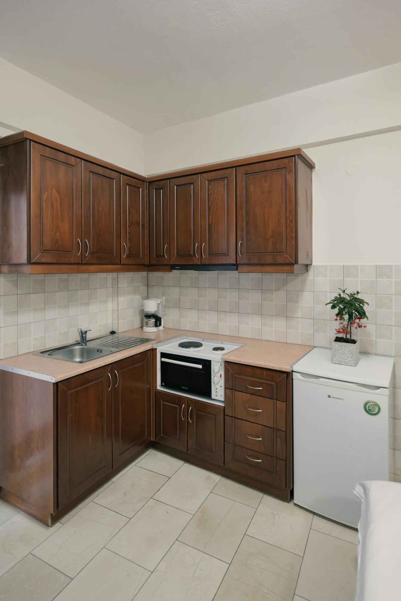 O Fotis Studios & Apartments Ioannina Bagian luar foto