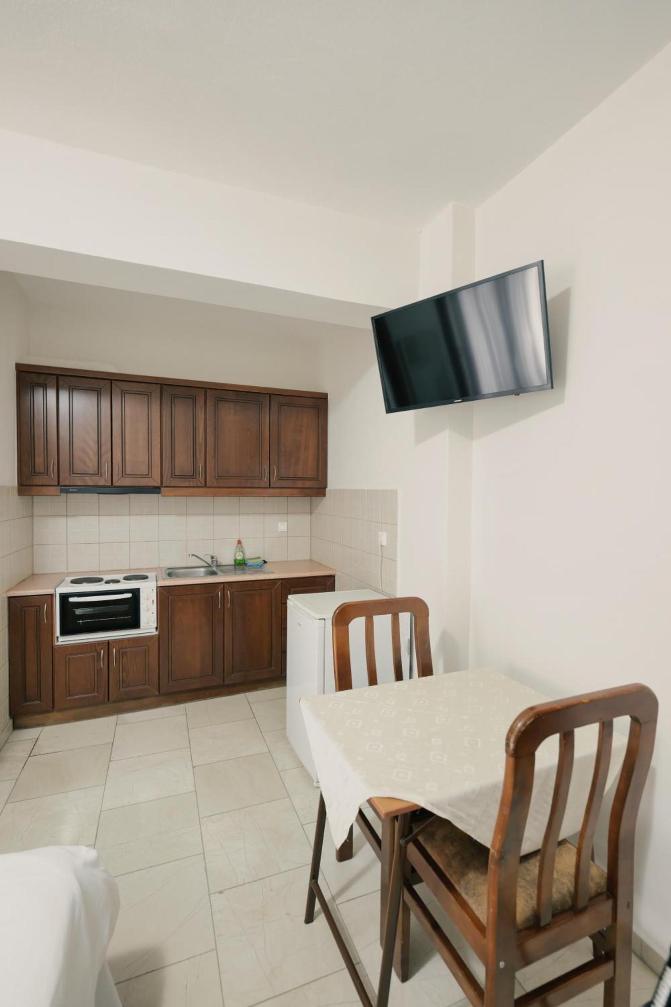 O Fotis Studios & Apartments Ioannina Bagian luar foto