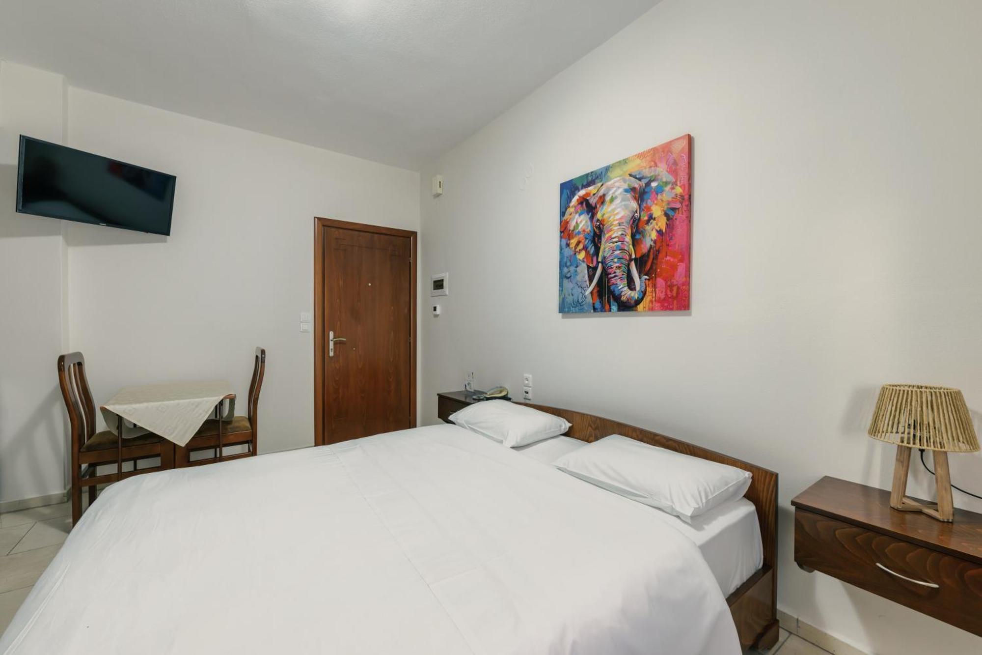 O Fotis Studios & Apartments Ioannina Bagian luar foto