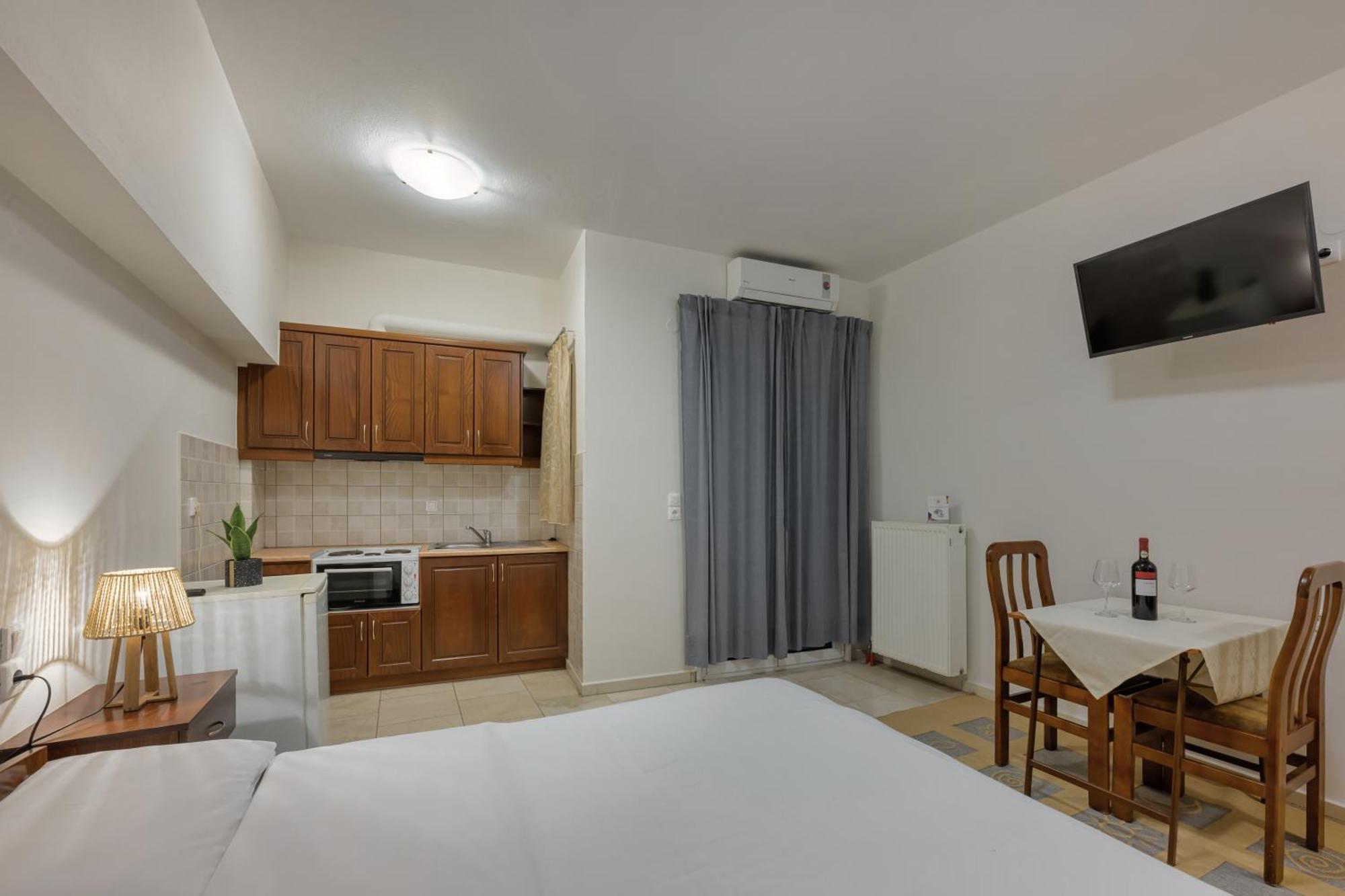 O Fotis Studios & Apartments Ioannina Bagian luar foto