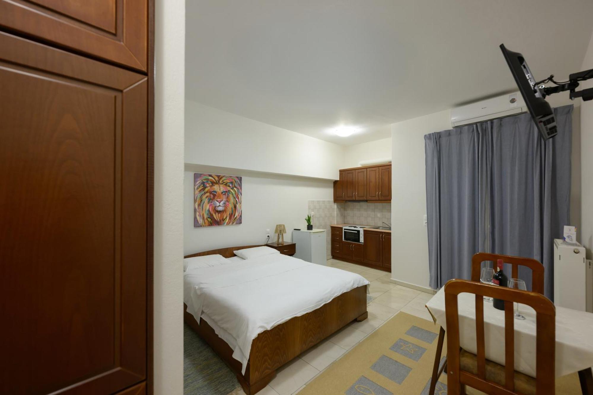 O Fotis Studios & Apartments Ioannina Bagian luar foto