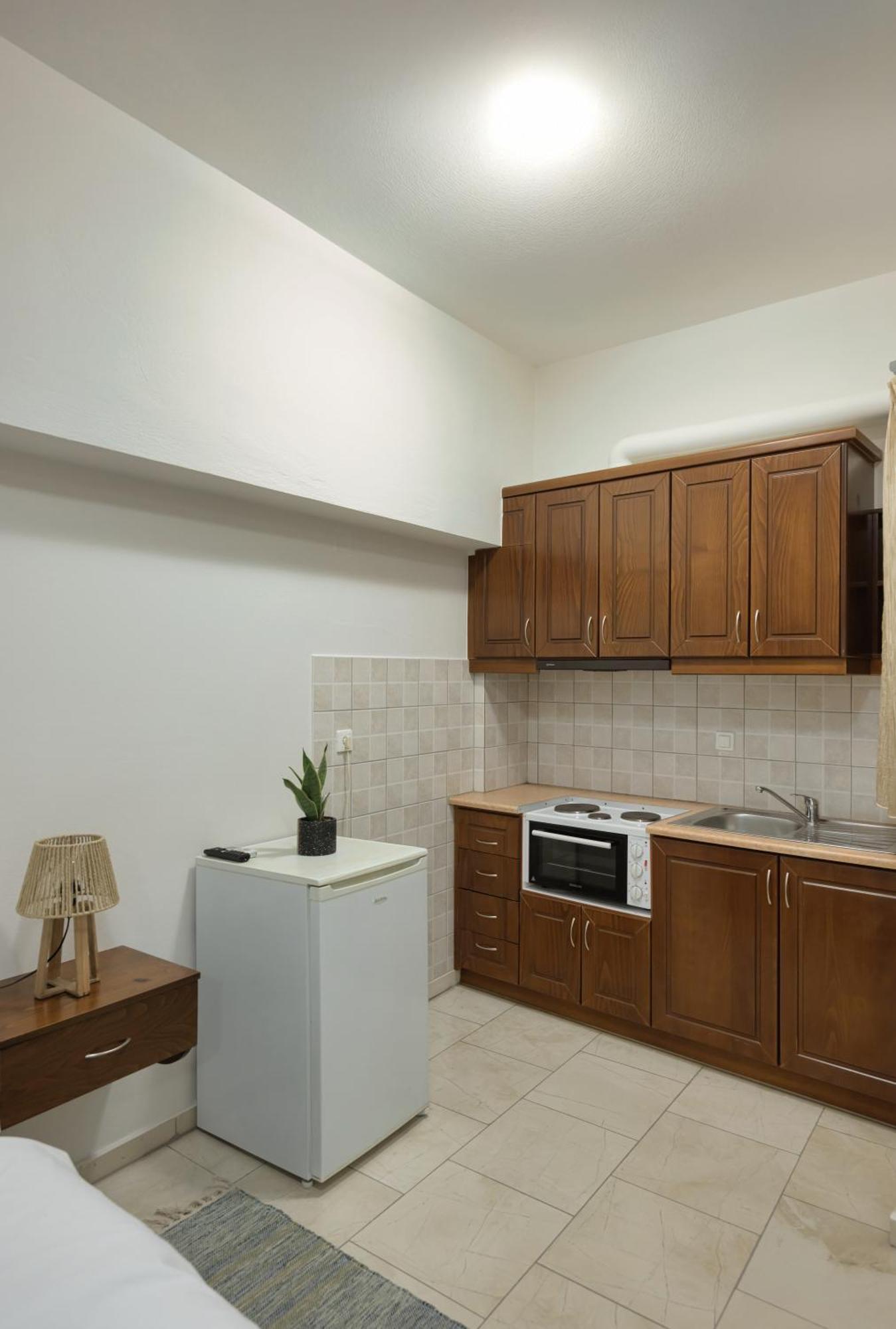 O Fotis Studios & Apartments Ioannina Bagian luar foto