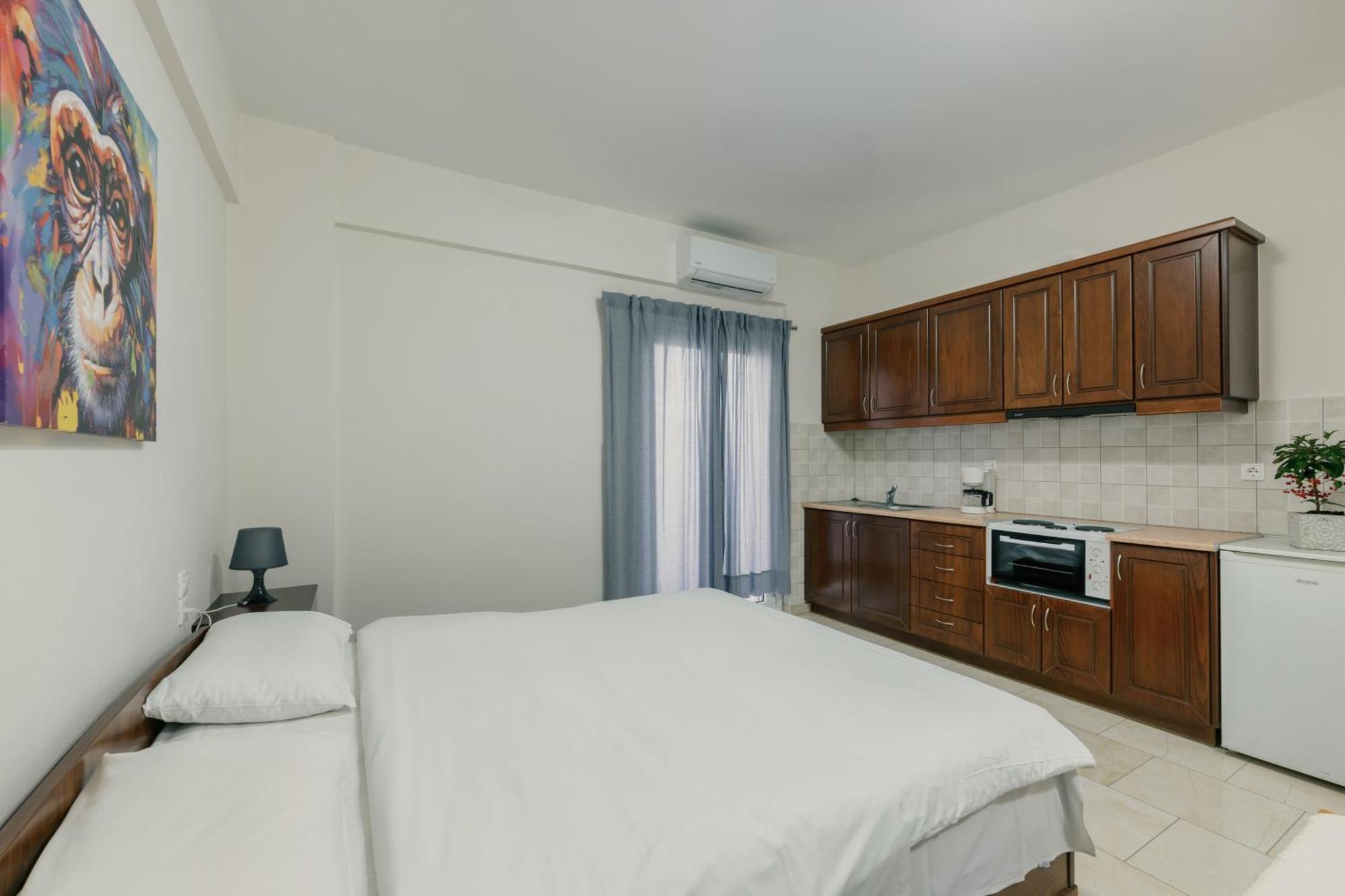 O Fotis Studios & Apartments Ioannina Bagian luar foto